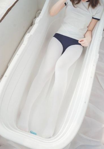 美女凸点图片_4K超清免费观看