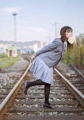 摸少妇美女_高清动漫在线观看