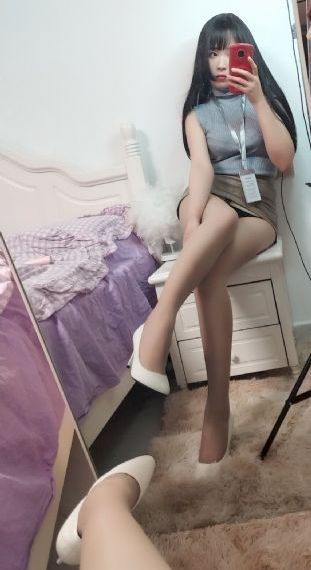 9分10秒落地窗头撞玻璃_高清蓝光在线观看