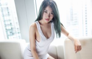 在公交车上故意把奶头露出来小说_蓝光在线观看高清